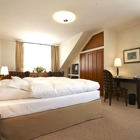 فندق Romantik Lindner 4*